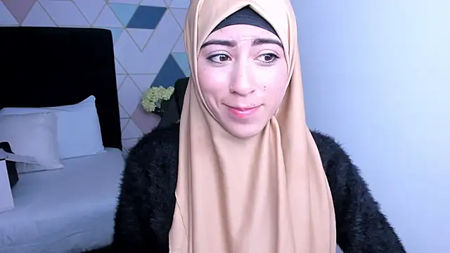Snapshot of chaymae_nah_ chatting on January 2025 03:21:01 PM chaymae nah online show from January 2025 03:21:01 PM