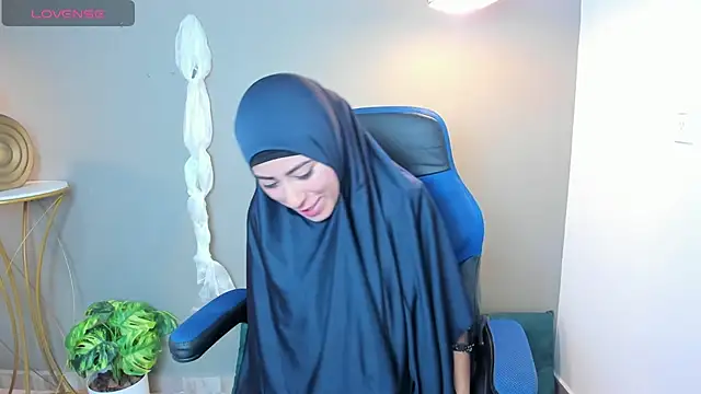 Snapshot of chaymae_nah_ chatting on February 2025 12:38:02 PM chaymae nah online show from February 2025 12:38:02 PM
