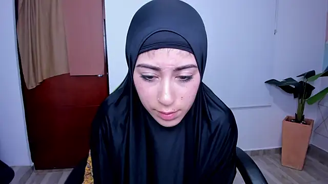 Snapshot of chaymae_nah_ chatting on March 2025 02:10:02 AM chaymae nah online show from March 2025 02:10:02 AM