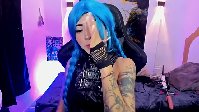 chaymae nah  online show from March 2026 01:25:01 PM