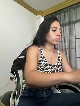 bella-black online show from April 2026 01:23:01 PM