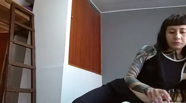 Snapshot of Emilia_1995 chatting on March 2025 12:37:01 PM Emilia 1995 online show from March 2025 12:37:01 PM