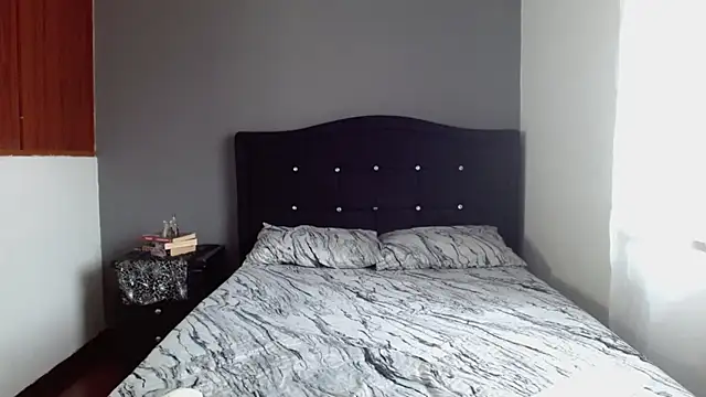 Snapshot of Emilia_1995 chatting on October 2025 06:38:02 PM Emilia 1995 online show from October 2025 06:38:02 PM