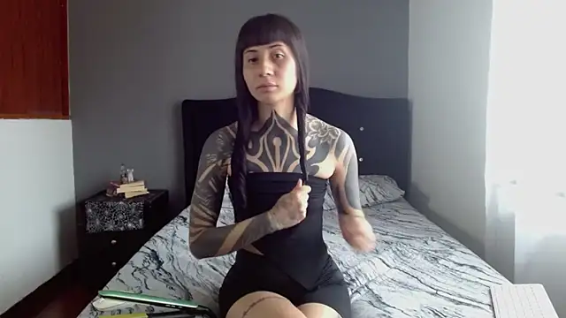 Snapshot of Emilia_1995 chatting on November 2025 03:11:02 PM Emilia 1995 online show from November 2025 03:11:02 PM