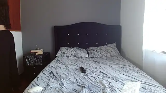 Snapshot of Emilia_1995 chatting on December 2025 02:55:01 PM Emilia 1995 online show from December 2025 02:55:01 PM