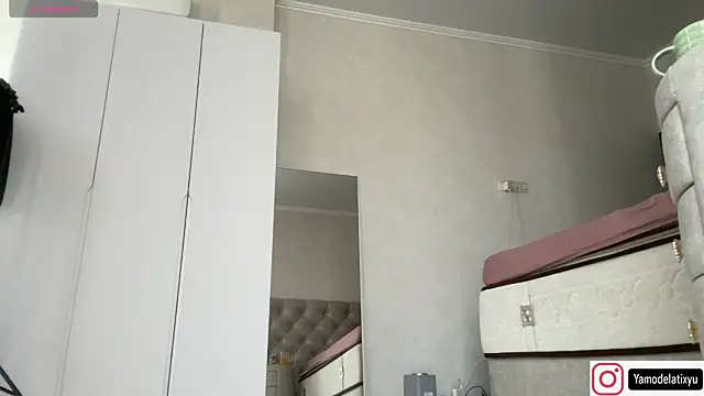 Snapshot of diffgirls2 chatting on September 2025 09:09:01 AM diffgirls2 online show from September 2025 09:09:01 AM