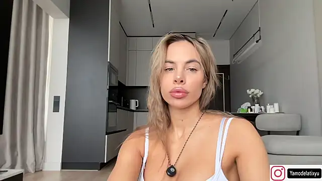 Snapshot of diffgirls2 chatting on October 2025 11:10:01 AM diffgirls2 online show from October 2025 11:10:01 AM