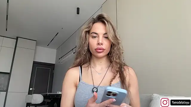 Snapshot of diffgirls2 chatting on November 2025 10:38:01 AM diffgirls2 online show from November 2025 10:38:01 AM