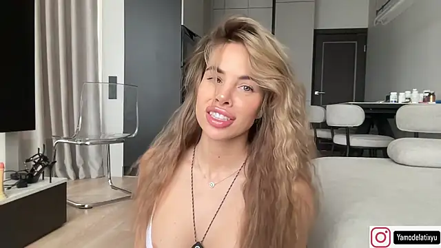 Snapshot of diffgirls2 chatting on November 2025 08:35:01 AM diffgirls2 online show from November 2025 08:35:01 AM