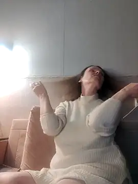 Snapshot of Evelina_cute chatting on December 2024 08:07:02 PM Evelina cute online show from December 2024 08:07:02 PM