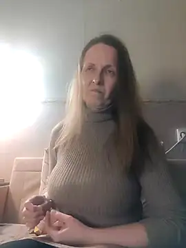 Snapshot of Evelina_cute chatting on December 2024 08:11:01 PM Evelina cute online show from December 2024 08:11:01 PM