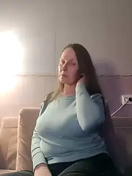 Snapshot of Evelina_cute chatting on January 2025 08:36:02 PM Evelina cute online show from January 2025 08:36:02 PM