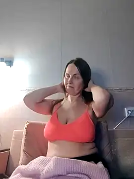 Snapshot of Evelina_cute chatting on February 2025 04:50:02 PM Evelina cute online show from February 2025 04:50:02 PM