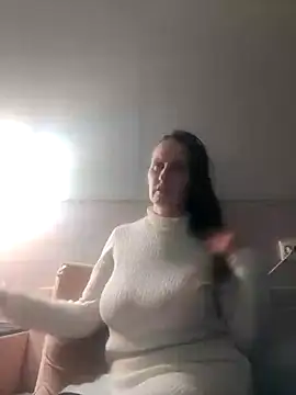 Snapshot of Evelina_cute chatting on February 2025 07:38:01 PM Evelina cute online show from February 2025 07:38:01 PM