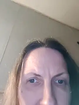 Snapshot of Evelina_cute chatting on March 2025 04:59:02 PM Evelina cute online show from March 2025 04:59:02 PM