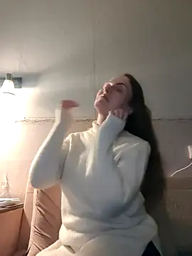 Snapshot of Evelina_cute chatting on September 2025 05:47:02 PM Evelina cute online show from September 2025 05:47:02 PM