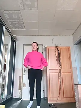 Snapshot of Evelina_cute chatting on October 2025 12:28:01 PM Evelina cute online show from October 2025 12:28:01 PM