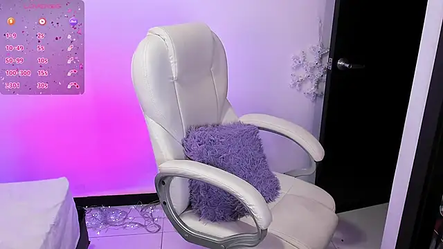 Snapshot of nyna_1 chatting on January 2025 10:20:02 PM nyna 1 online show from January 2025 10:20:02 PM