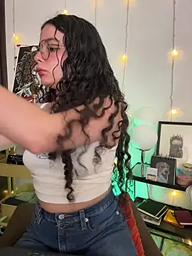 Antoniart  online show from November 2025 01:38:01 AM