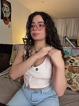 Snapshot of Antoniart_ chatting on March 2026 03:21:01 AM Antoniart online show from March 2026 03:21:01 AM