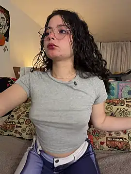 Snapshot of Antoniart_ chatting on April 2026 03:45:02 AM Antoniart online show from April 2026 03:45:02 AM