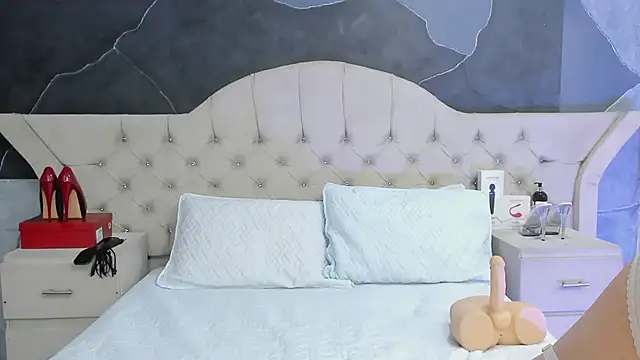 AmberGreyy  online show from February 2025 03:26:01 PM