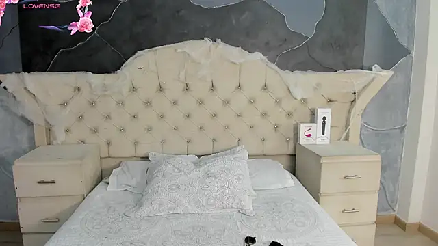 AmberGreyy  online show from October 2025 05:59:01 PM