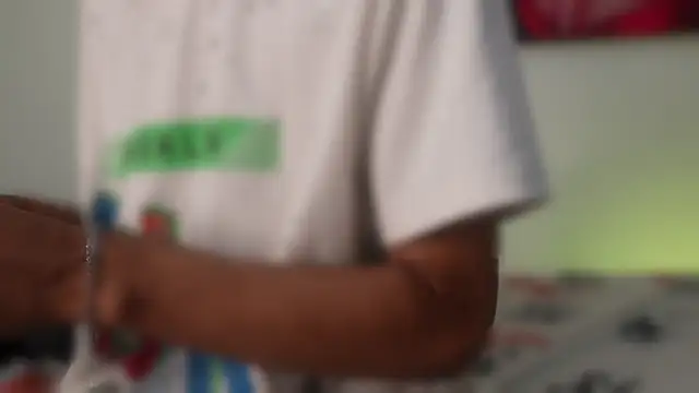 Snapshot of harrytwink18 chatting on December 2024 01:23:02 PM harrytwink18 online show from December 2024 01:23:02 PM