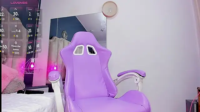 Snapshot of IsabellaBromsS chatting on December 2024 12:34:01 AM IsabellaBromsS online show from December 2024 12:34:01 AM