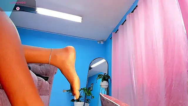 IsabellaBromsS online show from December 2025 05:08:02 PM