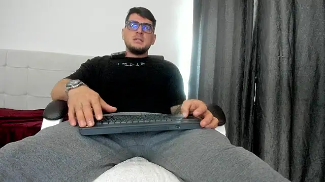 Snapshot of Teilor_Creed chatting on November 2025 02:52:02 PM Teilor Creed online show from November 2025 02:52:02 PM