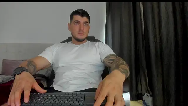 Snapshot of Teilor_Creed chatting on November 2025 07:19:02 PM Teilor Creed online show from November 2025 07:19:02 PM