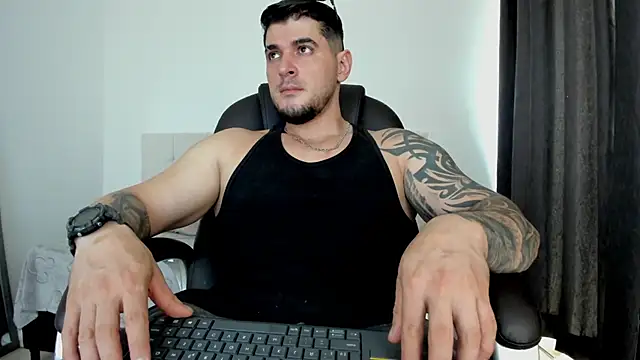 Snapshot of Teilor_Creed chatting on November 2025 06:51:01 PM Teilor Creed online show from November 2025 06:51:01 PM