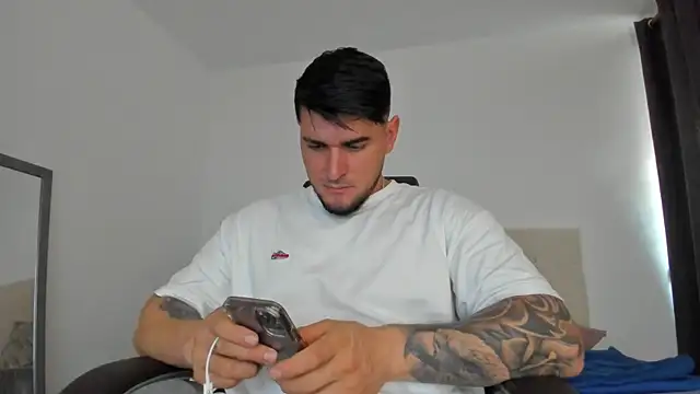 Snapshot of Teilor_Creed chatting on November 2025 07:07:02 PM Teilor Creed online show from November 2025 07:07:02 PM