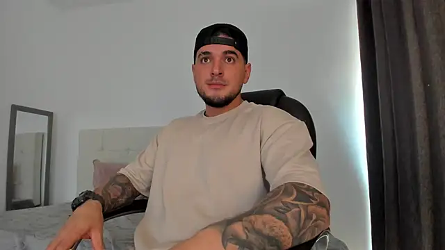 Snapshot of Teilor_Creed chatting on December 2025 06:47:02 PM Teilor Creed online show from December 2025 06:47:02 PM