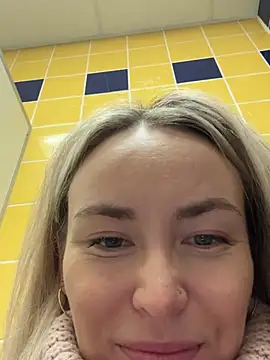 Snapshot of LovenseLush chatting on December 2024 11:01:01 AM LovenseLush online show from December 2024 11:01:01 AM