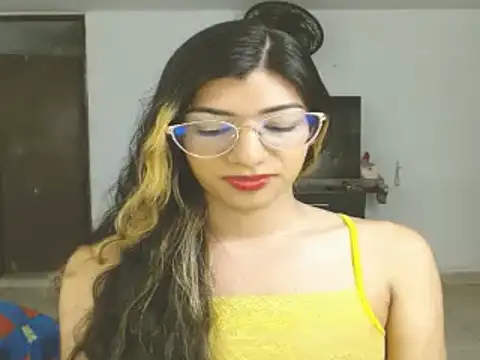 Snapshot of engielphoenis14 chatting on December 2024 10:19:01 PM engielphoenis14 online show from December 2024 10:19:01 PM