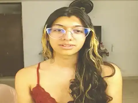 Snapshot of engielphoenis14 chatting on December 2024 06:50:01 PM engielphoenis14 online show from December 2024 06:50:01 PM