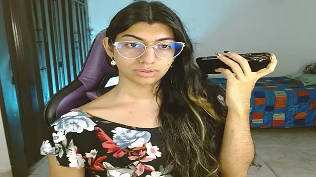 Snapshot of engielphoenis14 chatting on December 2025 02:30:01 AM engielphoenis14 online show from December 2025 02:30:01 AM