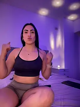 Snapshot of alessandra-a chatting on May 2026 11:21:01 PM alessandra-a online show from May 2026 11:21:01 PM