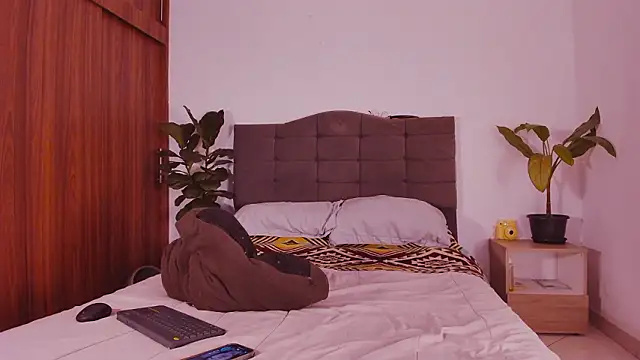 2gays 1Str8 online show from October 2025 07:35:02 PM