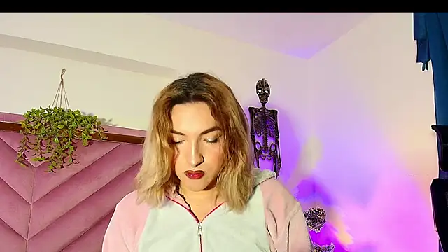 TomLondon  online show from October 2025 11:22:01 AM