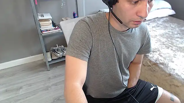 Snapshot of shobitz chatting on April 2026 09:11:02 AM shobitz online show from April 2026 09:11:02 AM