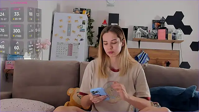 Girl alone home online show from November 2025 03:52:01 AM