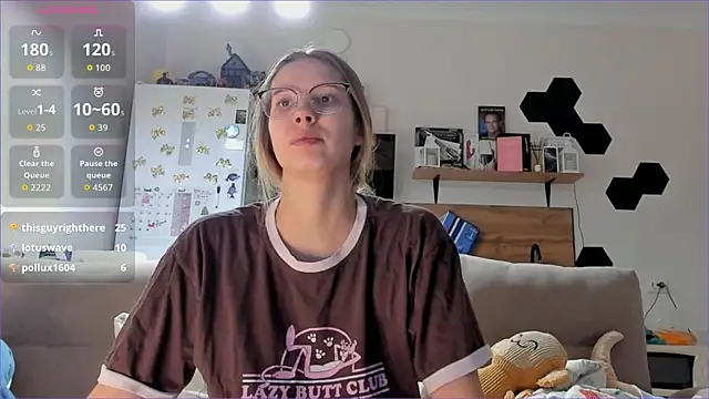 Girl alone home online show from December 2025 05:20:02 PM