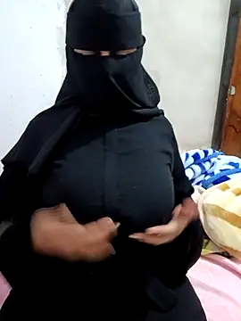 Snapshot of Saakoora chatting on November 2025 07:18:01 PM Saakoora online show from November 2025 07:18:01 PM