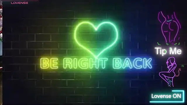 Snapshot of MrAndMrsCrook chatting on January 2026 02:53:02 PM MrAndMrsCrook online show from January 2026 02:53:02 PM