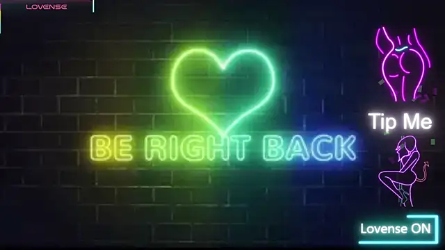 Snapshot of MrAndMrsCrook chatting on January 2026 03:06:01 PM MrAndMrsCrook online show from January 2026 03:06:01 PM