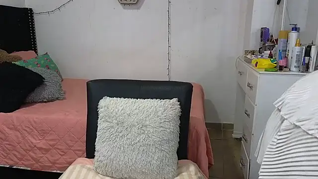 Snapshot of charlotte_077 chatting on December 2025 03:44:02 AM charlotte 077 online show from December 2025 03:44:02 AM