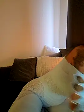 Snapshot of LydiaMaus96 chatting on October 2025 06:55:02 AM LydiaMaus96 online show from October 2025 06:55:02 AM